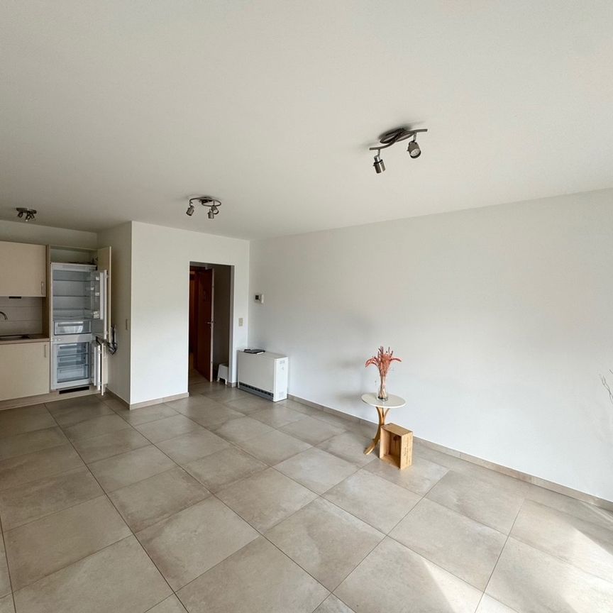 Lumineux appartement 1ch + terrasse + parking à 7850 Enghien  Loyer: 800 € - Foto 1