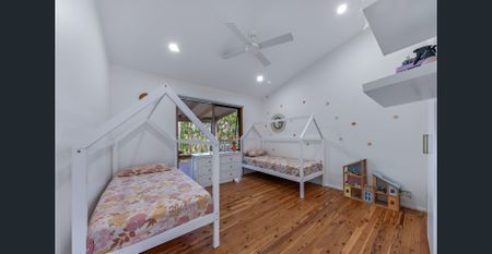 Tranquil 4 bedroom family home with all the space you need - Photo 4