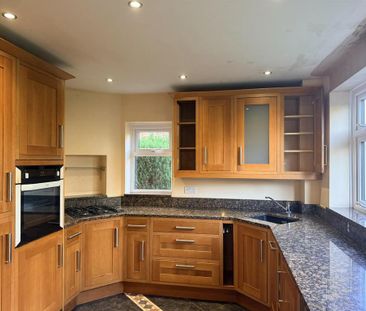 4 bedroom detached house to rent - Photo 6