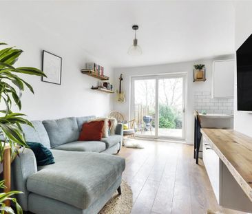 1 bedroom ground floor flat to rent - Photo 1