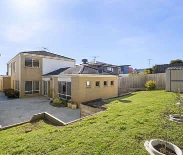 IDEAL THREE BEDROOM FAMILY HOME - Photo 5