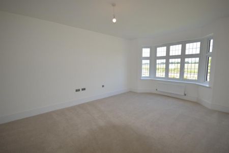 4 bedroom detached house to rent - Photo 5