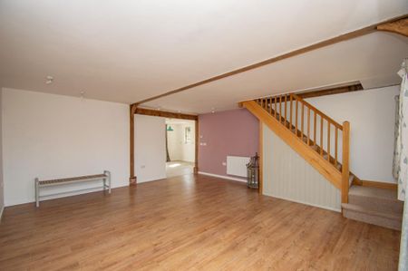 2 bedroom detached house to rent - Photo 4