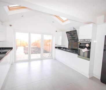 4 bedroom terraced house to rent - Photo 1
