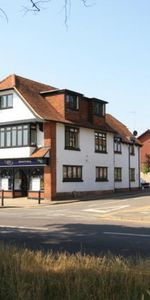 Kings Road, Shalford, GU4 8JU - Photo 4