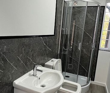 Modern 4 bedroom House - Photo 4