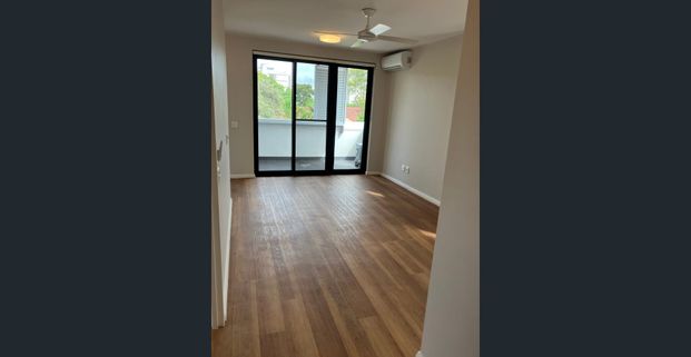 Modern Light-filled 2BR Affordable Housing unit in Bondi Junction! - Photo 1