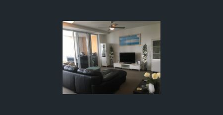 Modern 1-bedroom living in the heart of Emerald Lakes - Photo 3