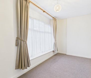 2 bedroom end of terrace house to rent - Photo 5