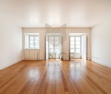 3 room luxury Duplex for rent in Lisbon, Portugal - Photo 3