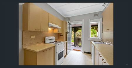 APARTMENT WITH LOTS OF CHARACTER - Photo 4