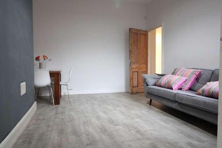 Simonside Terrace, Newcastle Upon Tyne, Tyne And Wear, NE6 - Photo 4