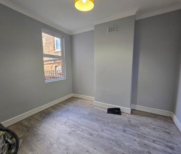 4 Bed Terraced House, Colmer Road, SW16 - Photo 3