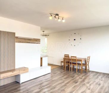 Pronájem světlého bytu 3+kk 72 m - Fotografie 2