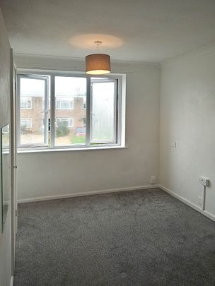 Swinburne Road, Wellingborough - Photo 1