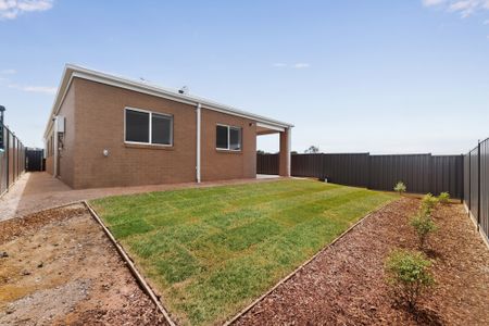 24 Cordyline Street, Mount Duneed VIC 3217 - House For Rent | Domain - Photo 3