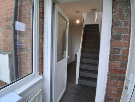 3 bedroom end of terrace house to rent - Photo 5
