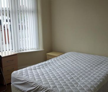 4 bedroom semi-detached house to rent - Photo 1