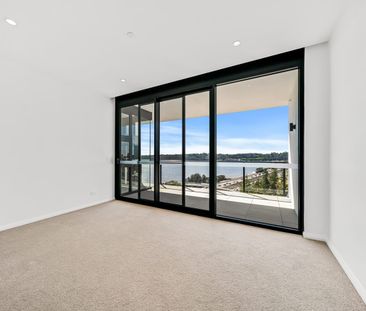 Refined Executive Living with City Views - Photo 3