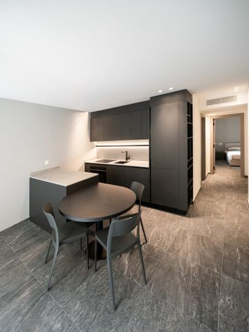 MUGGIO: 3 locaux dans un contexte au charme authentique - Photo 4