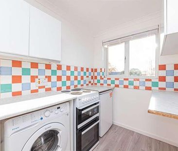 Medina Close, Woosehill, Wokingham, RG41 - Photo 1