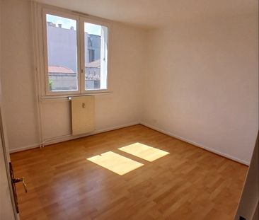 3 pièces - 65,5 m² - 4ème étage - Colocation non autorisée - Photo 4