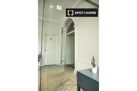 Bed for rent in 12-bedroom house in North Strand, Dublin - Photo 4