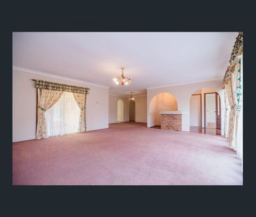 Beautifully Presented 4-Bedroom Home with Multiple Living Areas - Photo 3