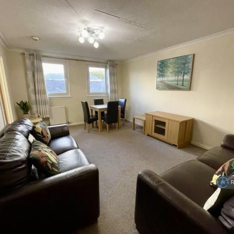 3 bedroom flat to rent - Photo 1