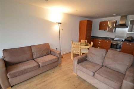 2 bedroom flat to rent - Photo 3