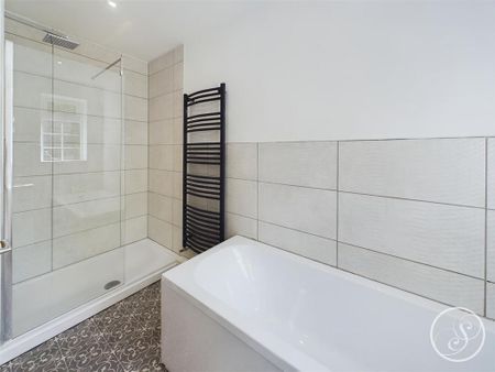 3 bedroom detached bungalow to rent - Photo 4