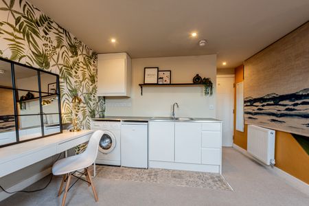 UK Award Winning, exceptionally high standard, design-led, immaculate, quiet but friendly & sociable shared home in prime location, close to Chester City Centre, transport, good shops and leisure. - Photo 2