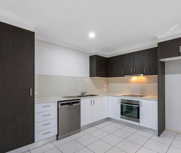 Modern 2 Bedroom Unit in Alexandra Hills - Photo 2