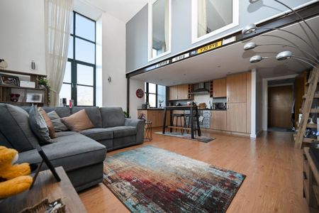 2 bedroom Flat To Let - Photo 2