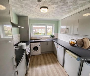 3 bedroom flat to rent - Photo 5