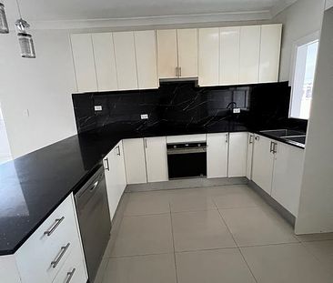 4 Bedrooms house for lease - Photo 4