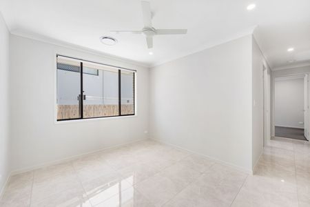 Spacious Family Home with Multiple Living Areas in Sought-After Spring Mountain - Photo 4