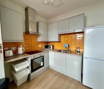 1 bedroom in a house share to rent - Photo 5
