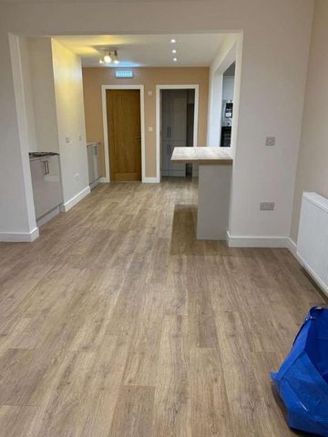 Hawksworth Road / Bed, Bath, NG2 - Photo 2