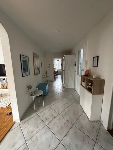 Spatieux appartement de 3.5 pièces au rez-de-chaussée avec terrasse et jardin privatif. - Foto 4