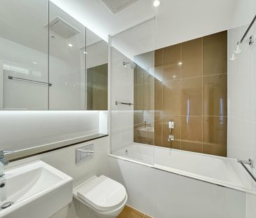 Ultra Convenient Location & Spacious Layout ! - Photo 6