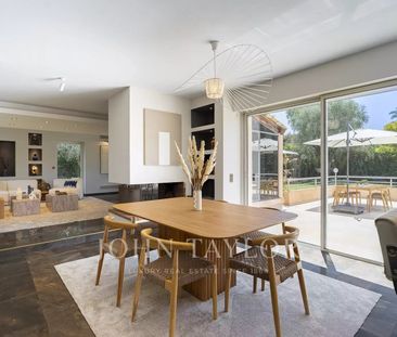 Maison à louer Mougins, Cote d'Azur, France8 500 EUR / Mois - Photo 4