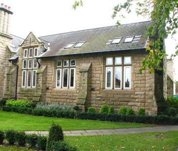 2 bedroom mews to rent - Photo 3