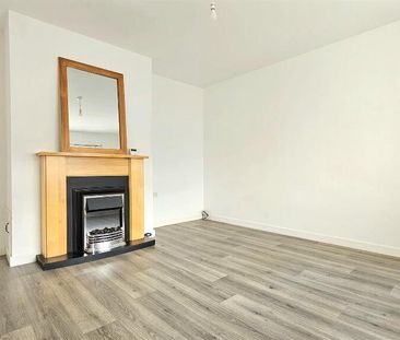 77 Pinewood Avenue, Carrickfergus, BT38 8EW - Photo 1