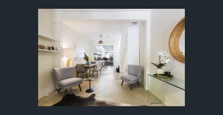 Unfurnished, two bedroom terrace / terraced courtyard - Photo 2