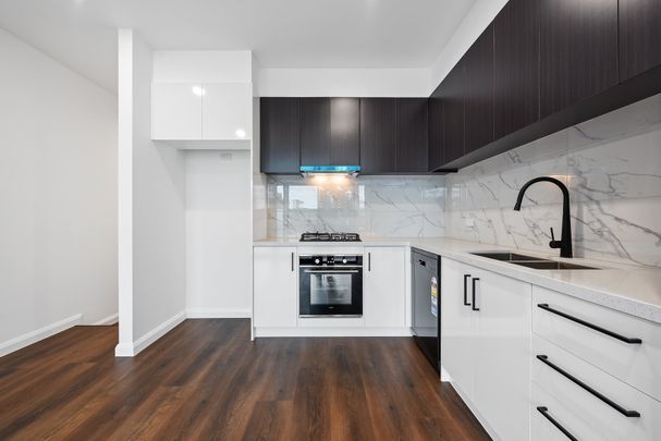8 Stanford Close (entry via Lebanon Crescent), Mulgrave - Photo 1