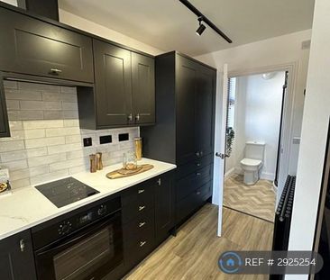 1 bedroom in a house share to rent - Photo 6