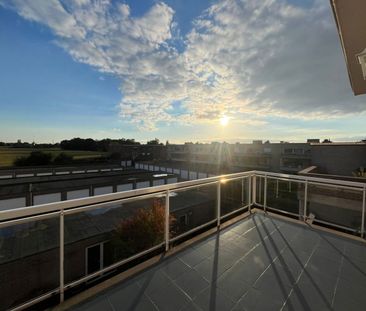 Vernieuwd appartement met uniek open groen zicht achteraan - Photo 2