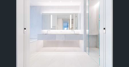 Luxurious 3 Bedroom Apartment Waterfront Living - Photo 3