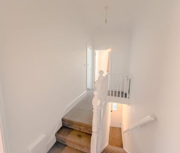 2 Bed Flat, Ingleby Road, IG1 - Photo 3